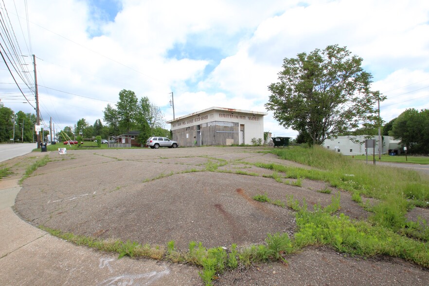 1225 Brittain Rd, Akron, OH for sale - Building Photo - Image 2 of 4