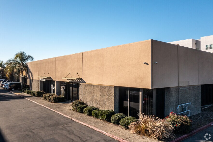 2121 2nd St, Davis, CA for lease - Primary Photo - Image 1 of 14