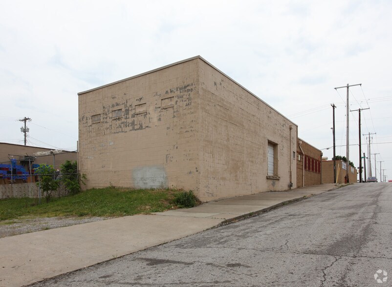 1200 E 8th St, Kansas City, MO à louer - Photo du bâtiment - Image 3 de 3