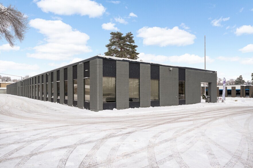 5701 N Kentucky Ave, Crystal, MN à vendre - Photo du bâtiment - Image 3 de 51