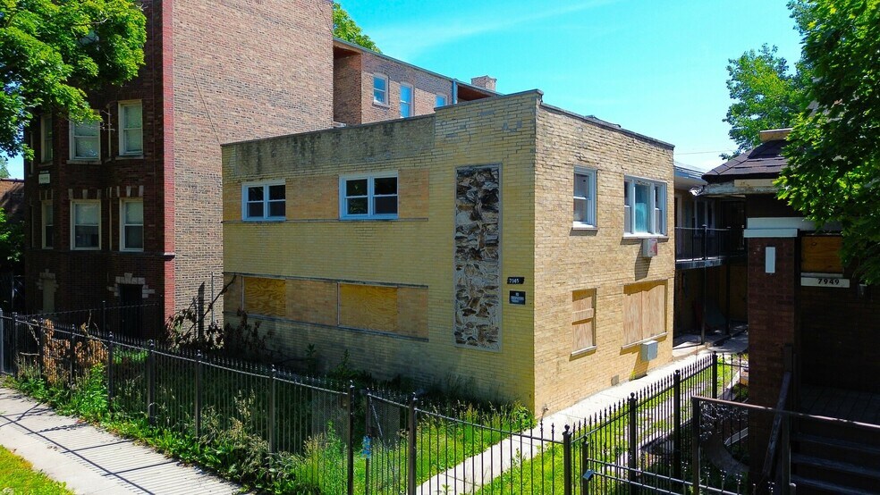 7945 S Dobson Ave, Chicago, IL à vendre - Photo du bâtiment - Image 1 de 5