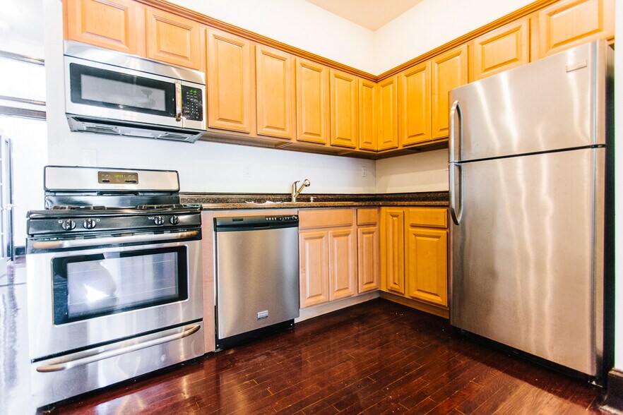 1450 Greene Ave, Brooklyn, NY à vendre - Photo du bâtiment - Image 3 de 12