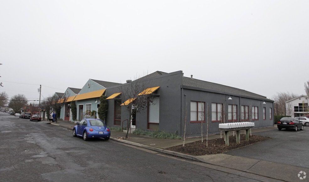 603-617 2nd St, Petaluma, CA à louer - Photo du bâtiment - Image 3 de 6