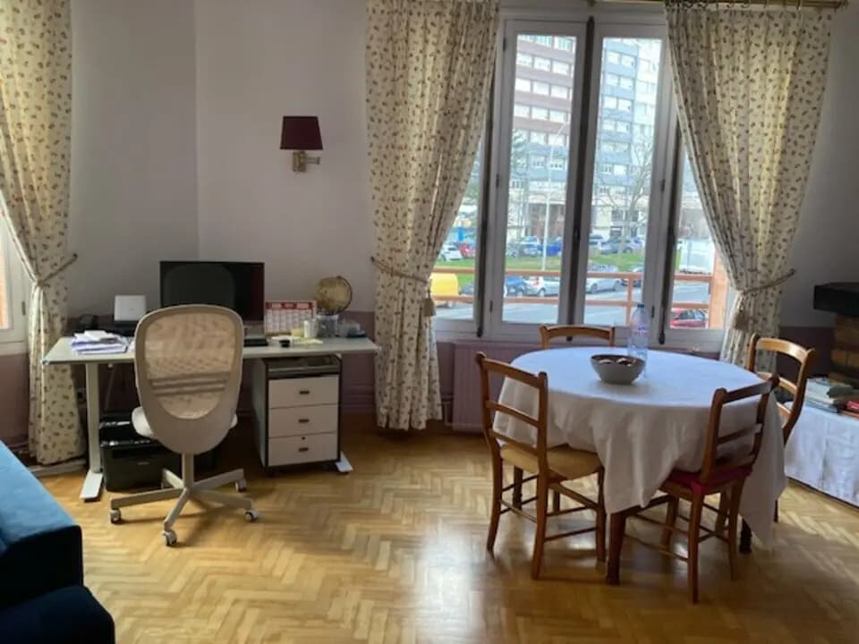 Flex in Gennevilliers for sale Interior Photo- Image 1 of 10