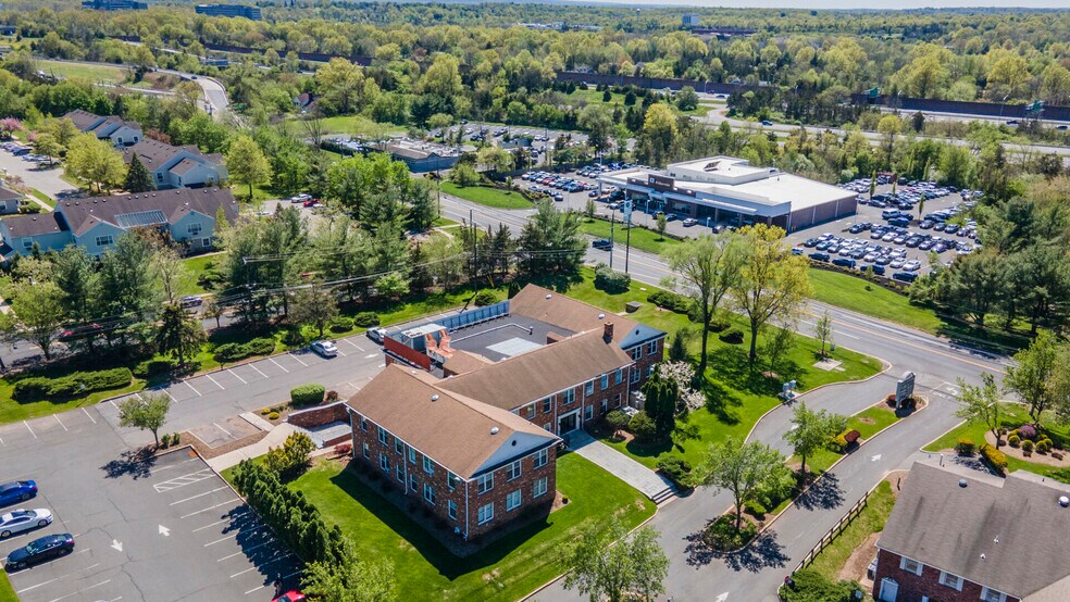 672 Highway 202, Bridgewater, NJ à vendre - Photo du bâtiment - Image 3 de 10