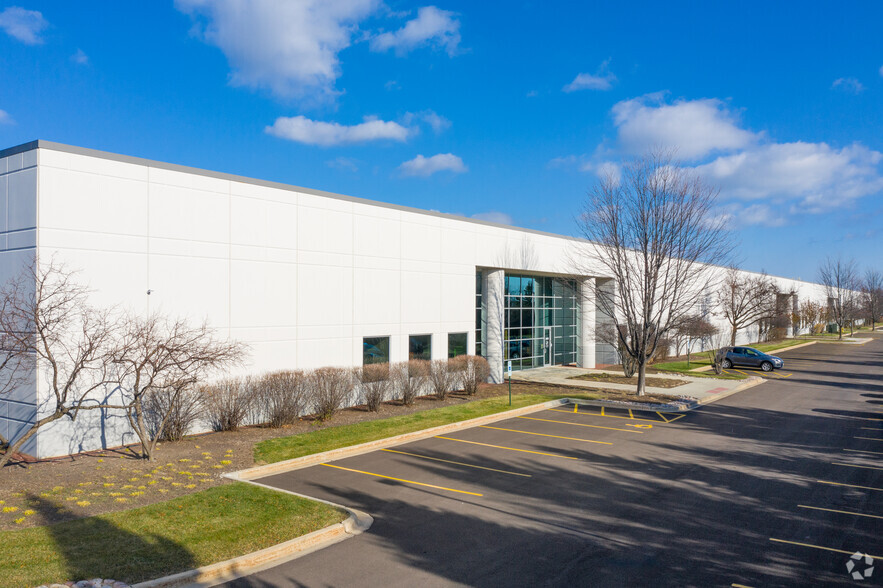 3540-3630 Amhurst Pky, Waukegan, IL for lease - Primary Photo - Image 1 of 9