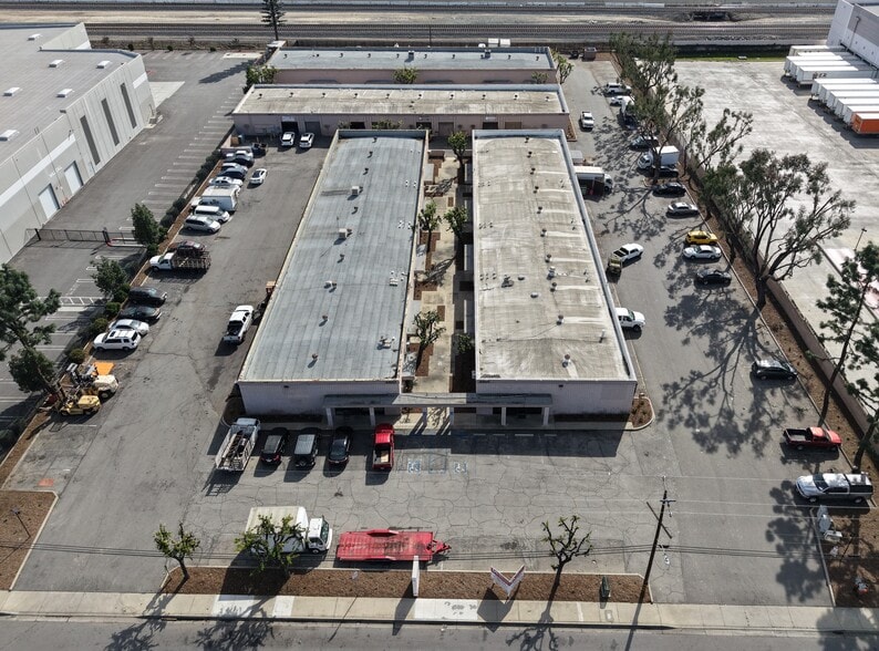 4601 Brooks St, Montclair, CA à louer - Photo principale - Image 1 de 7