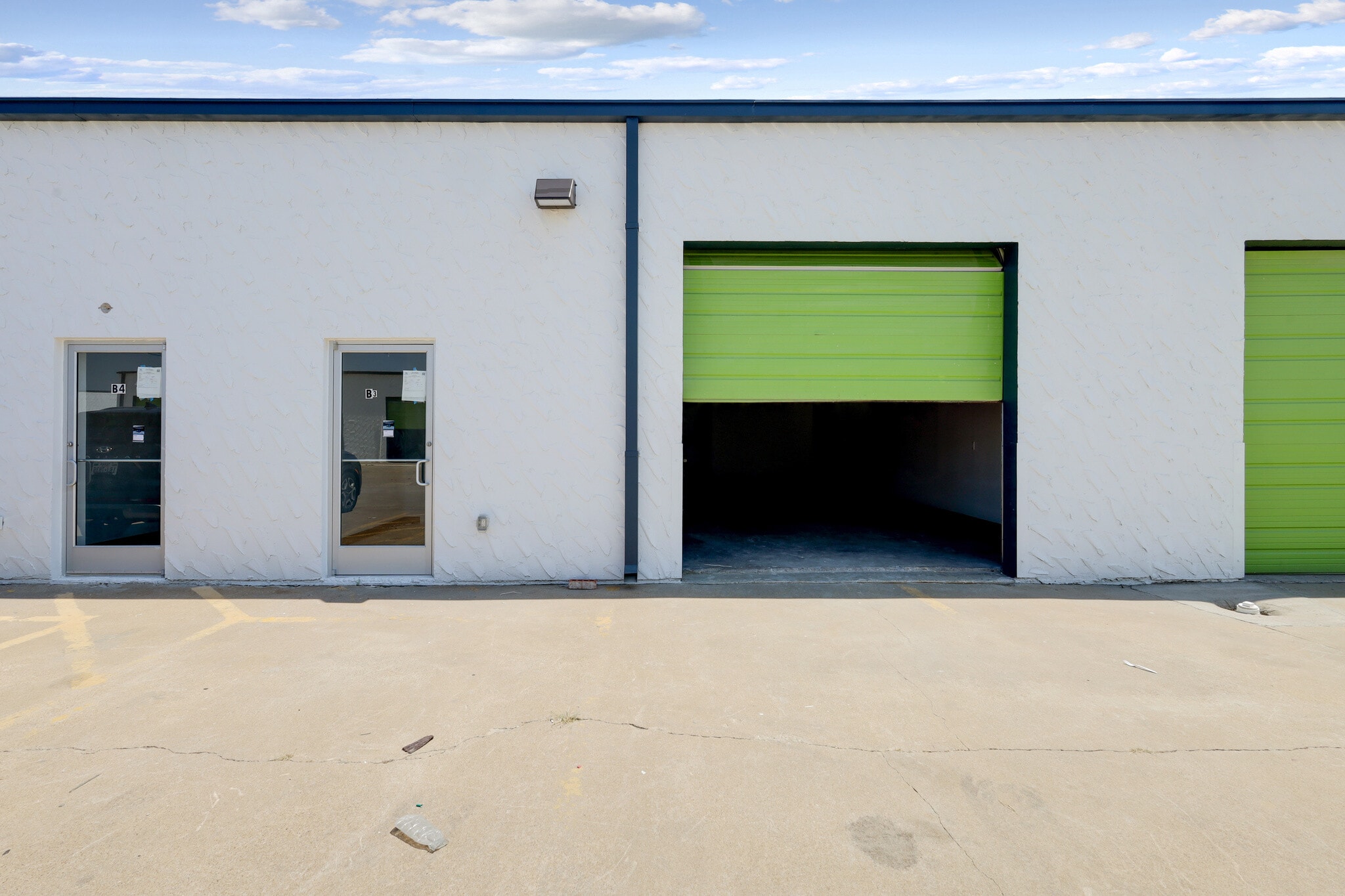 1105 Colorado Ln, Arlington, TX for lease Interior Photo- Image 1 of 6