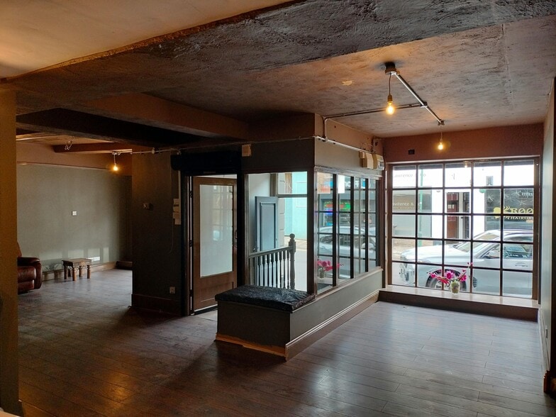 7 Swan Bank, Congleton for lease - Building Photo - Image 3 of 13
