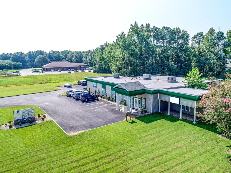15064 Carrollton Blvd, Carrollton, VA à louer - Photo du bâtiment - Image 3 de 6