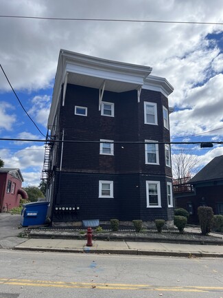 Plus de détails pour 113-115 Bellingham St, Woonsocket, RI - Multi-résidentiel à vendre