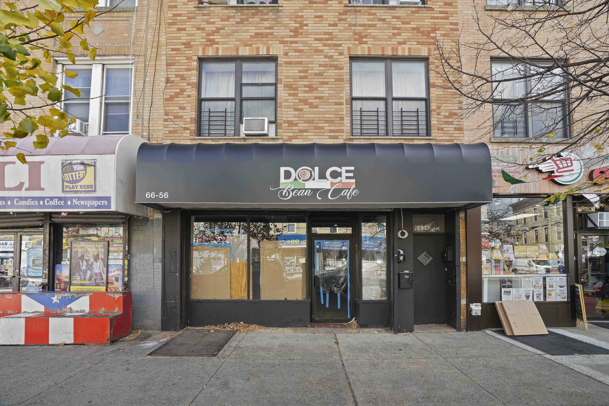 6656 Myrtle Ave, Glendale, NY à louer Photo intérieure- Image 1 de 14
