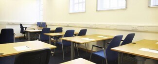 Plus de détails pour 2-4 George St, Grays - Bureau à louer