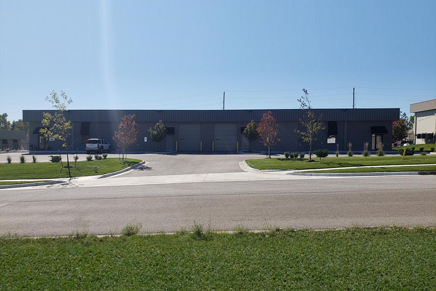 71 SE 29th Ter, Lee's Summit, MO for lease - Building Photo - Image 3 of 5