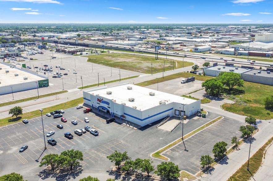 533 S Tracy St, Wichita, KS for sale - Building Photo - Image 2 of 18