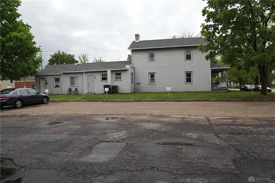 12 E Main St, West Carrollton, OH à vendre - Photo du bâtiment - Image 3 de 3