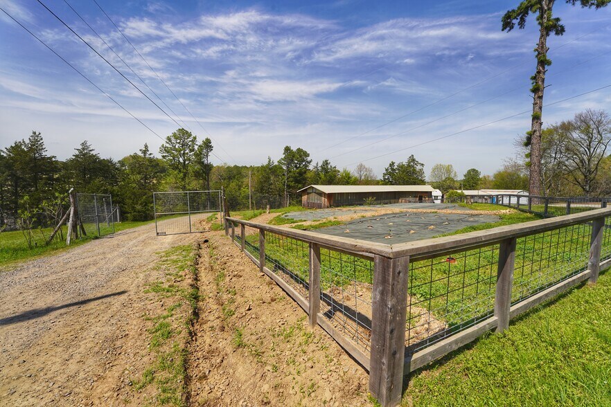 201 Saint Louis Valley Rd, Paris, AR à vendre - Photo du bâtiment - Image 3 de 47