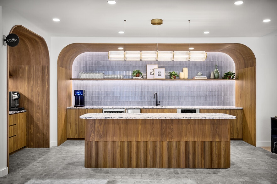 1900 Broadway, New York, NY for lease - Interior Photo - Image 2 of 24