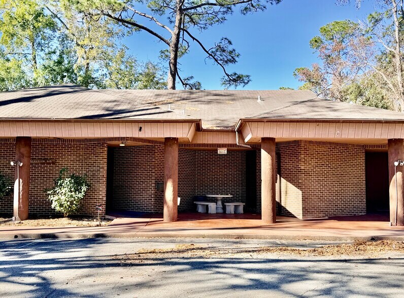 1906 Debarry Ave, Orange Park, FL à vendre - Photo du bâtiment - Image 2 de 12