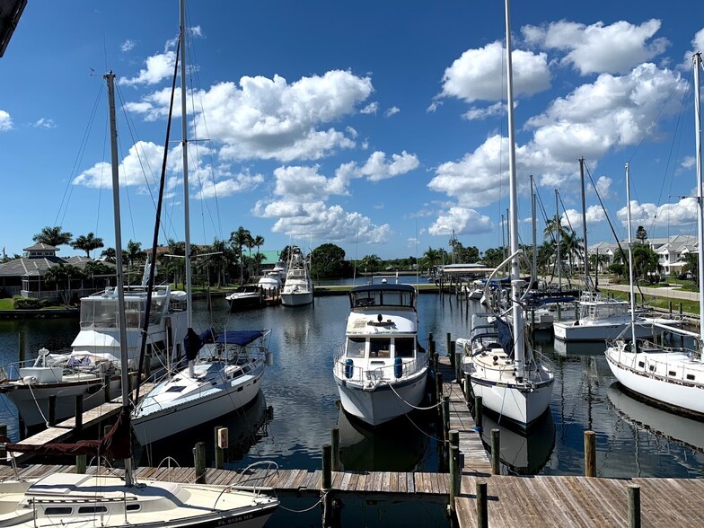 17990 San Carlos Blvd, Fort Myers, FL à vendre - Photo du bâtiment - Image 1 de 1