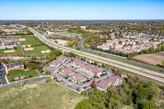 7975 Stone Creek Dr, Chanhassen, MN - Aerial  map view - Image1