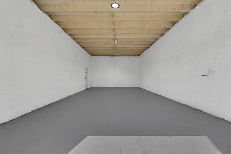 1626-1640 Pine St, Oxnard, CA à louer - Photo du bâtiment - Image 3 de 5