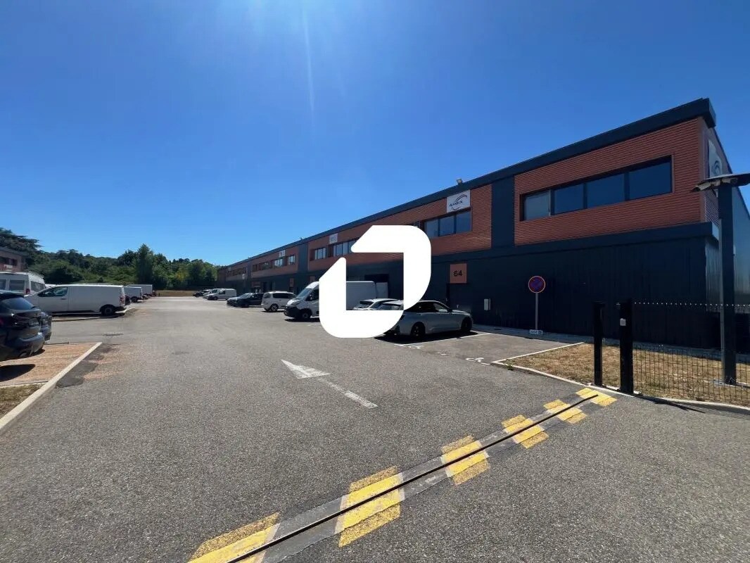 Flex in Vaulx-Milieu for sale Building Photo- Image 1 of 25