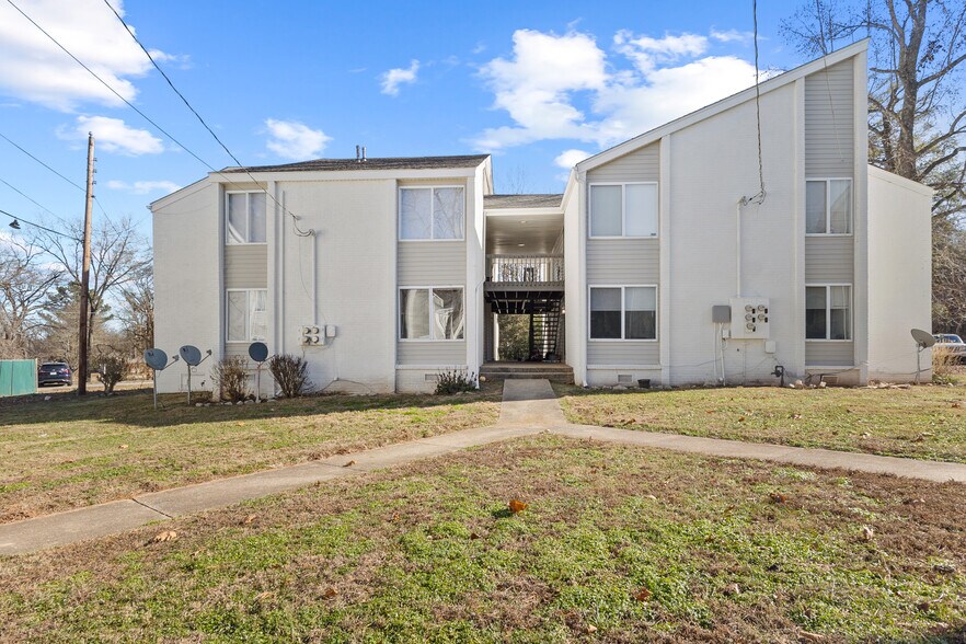 1001 W 9th St, Russellville, KY à vendre - Photo du bâtiment - Image 2 de 74