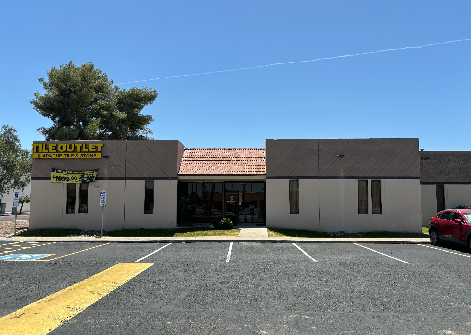 3549 E Broadway Rd, Phoenix, AZ for lease Primary Photo- Image 1 of 10