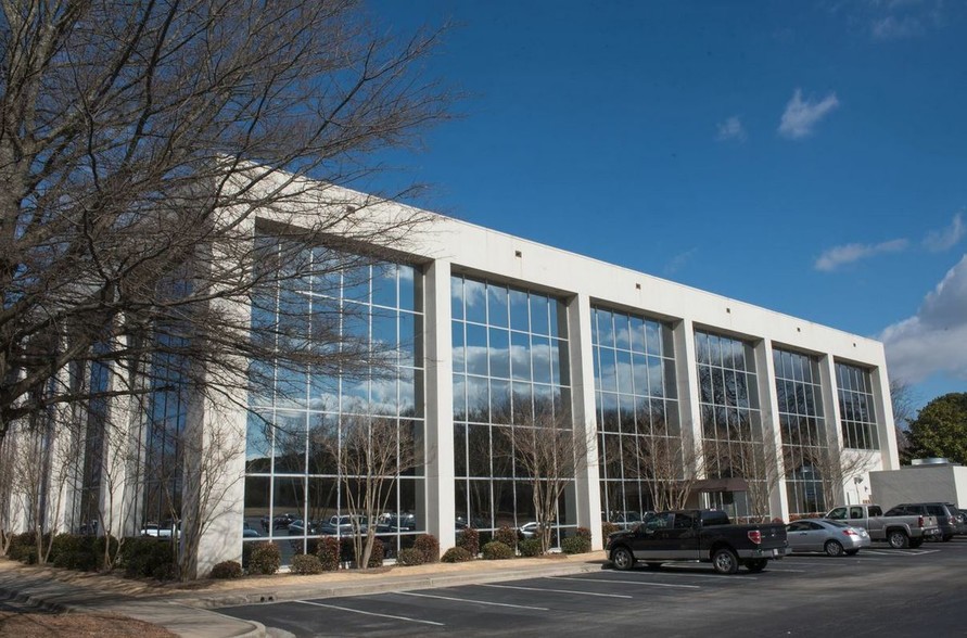 6700-6703 Odyssey Dr, Huntsville, AL for lease - Building Photo - Image 2 of 9