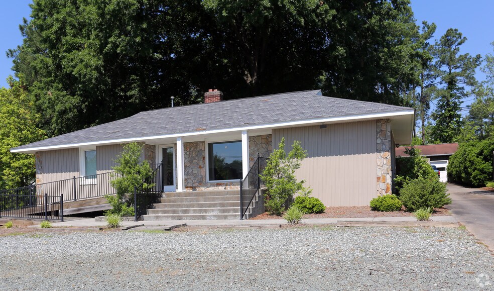 2779 Alamance Rd, Burlington, NC for sale - Building Photo - Image 2 of 5