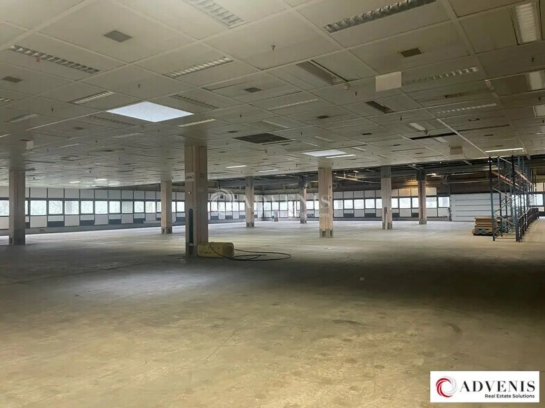 Flex in Canéjan for lease - Interior Photo - Image 2 of 6