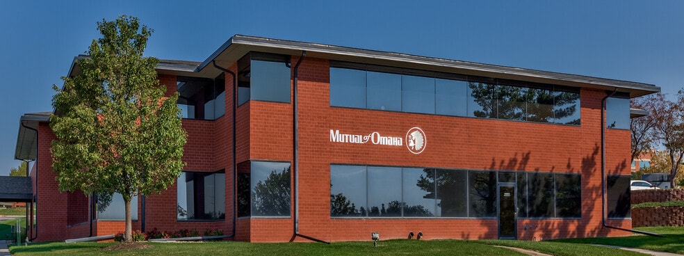 11837 Miracle Hills Dr, Omaha, NE for lease - Building Photo - Image 3 of 9