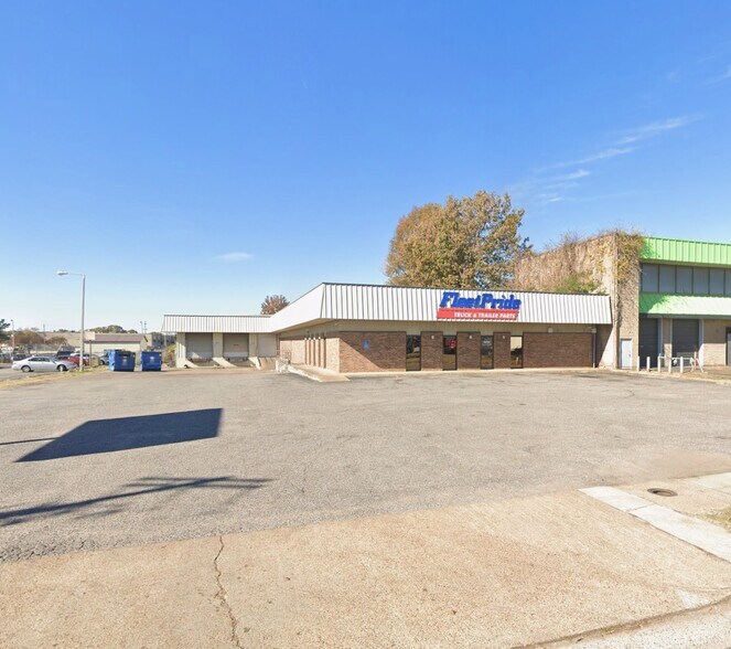 FleetPride Industrial Investment portefeuille de 3 propriétés à vendre sur LoopNet.ca - Photo du bâtiment - Image 3 de 3