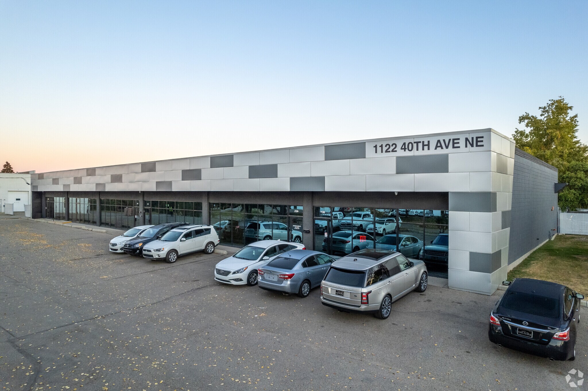 1122 40th Ave NE, Calgary, AB for sale Primary Photo- Image 1 of 1