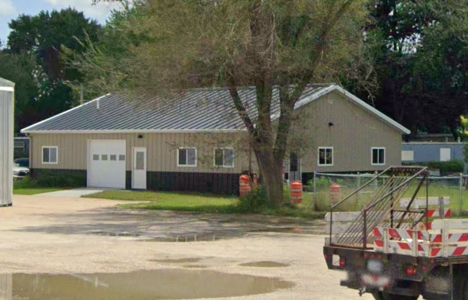 34 43rd Ave SW, Cedar Rapids, IA à vendre - Photo du bâtiment - Image 2 de 14