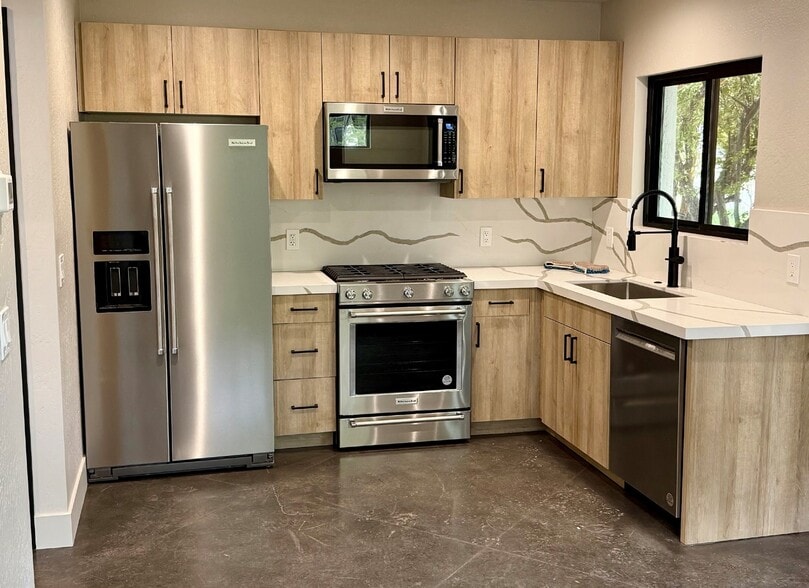 214 E Ellery Ave, Flagstaff, AZ à vendre - Photo intérieure - Image 3 de 7