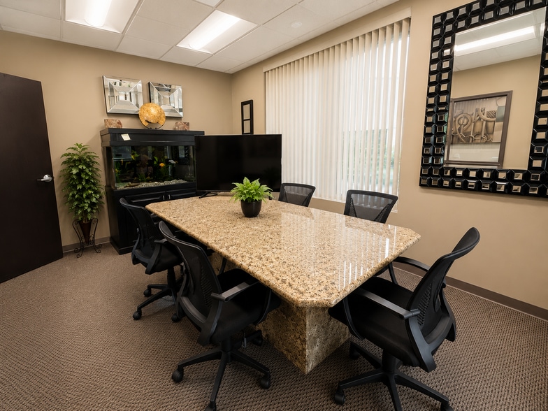 3324 Hollenberg Dr, Bridgeton, MO à louer - Photo du bâtiment - Image 3 de 11