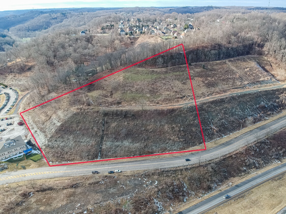 Joseph Ln, Pittsburgh, PA à vendre Aérien- Image 1 de 11