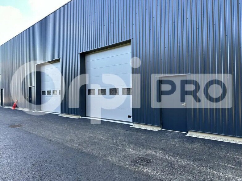 Flex dans Salaunes à louer - Photo du bâtiment - Image 2 de 8