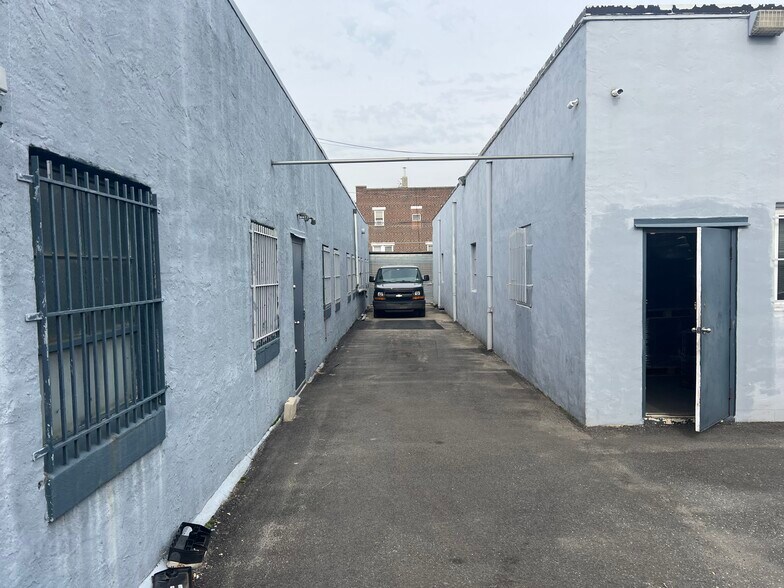 5606 Tulip St, Philadelphia, PA à louer - Photo du bâtiment - Image 3 de 10