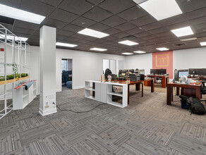 330 Av Avro, Pointe-claire, QC à vendre Photo intérieure- Image 1 de 3