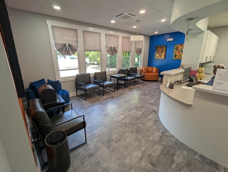 3109 University Dr, Durham, NC à louer - Photo du bâtiment - Image 2 de 7