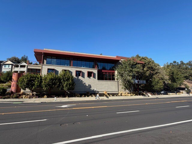 3722 MT Diablo Blvd, Lafayette, CA à vendre - Photo du bâtiment - Image 2 de 16