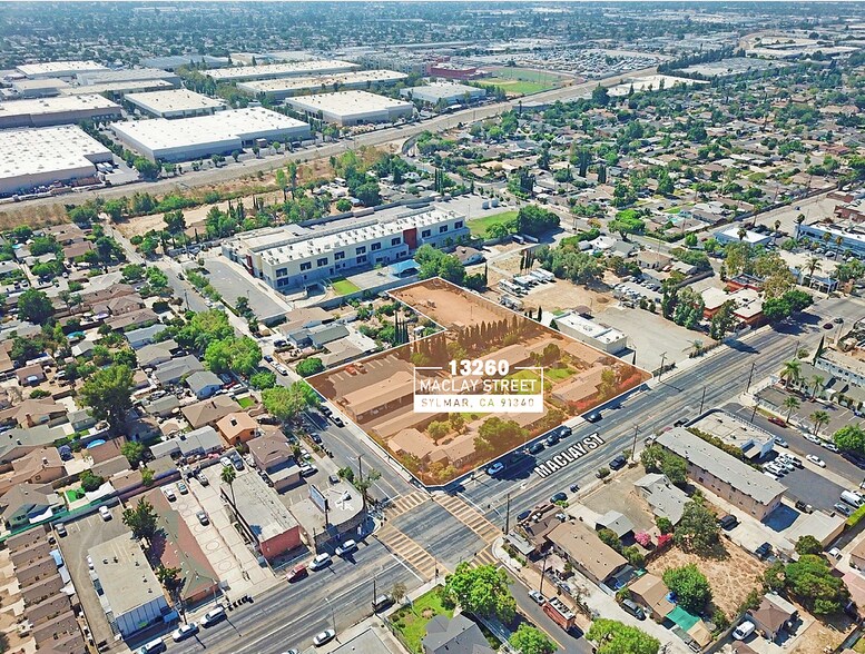 13260 Maclay St, San Fernando, CA à vendre - Photo du bâtiment - Image 3 de 4