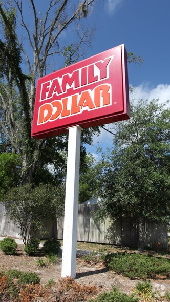 5714 Timuquana Ave, Jacksonville, FL à vendre - Photo du bâtiment - Image 3 de 12