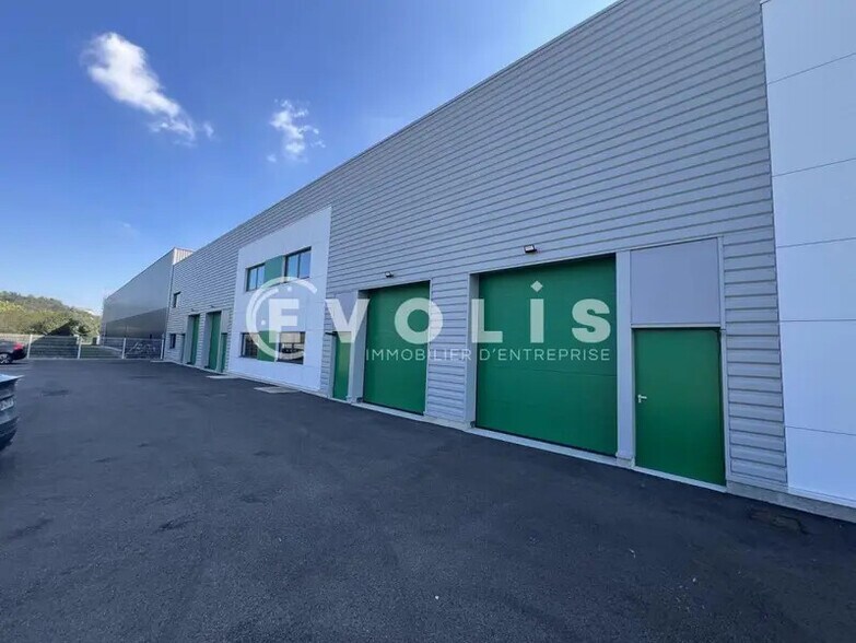 Flex dans Vourles à louer - Photo du bâtiment - Image 1 de 4