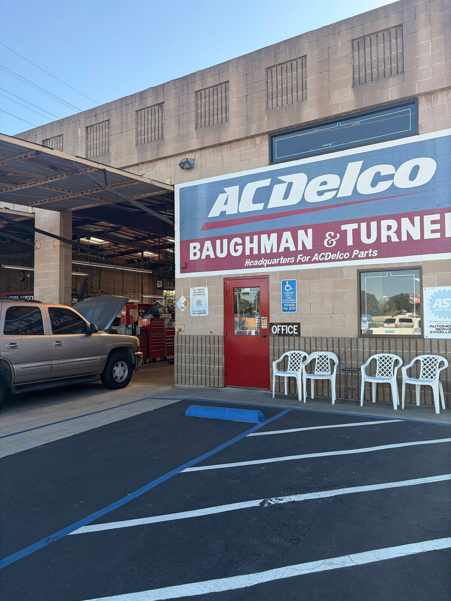 275 E Walnut Way, Fullerton, CA for lease Primary Photo- Image 1 of 6