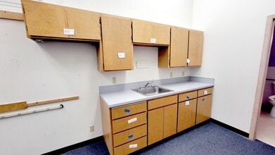 5013-5025 River Rd N, Salem, OR for lease Interior Photo- Image 1 of 5