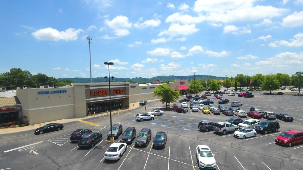 5450 Hwy 153, Hixson, TN for lease - Building Photo - Image 2 of 17